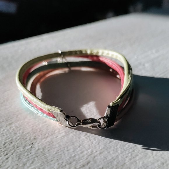 Metal Africa Bracelet - Picture 2 of 3